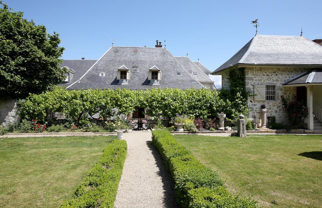 Les Saints Peres Hotel Montagnole Luaran gambar