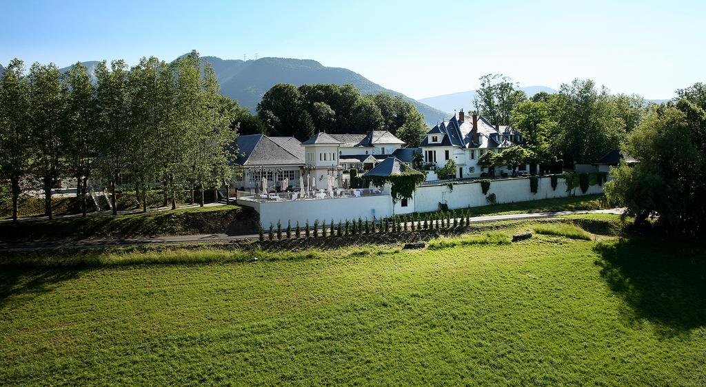Les Saints Peres Hotel Montagnole Luaran gambar